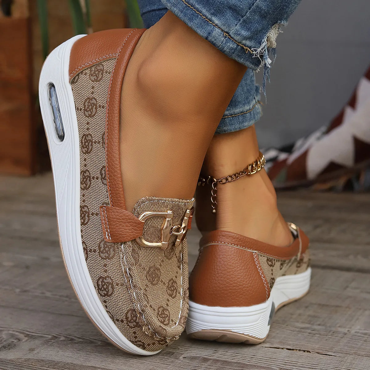 Women's Retro Chain-Detail Loafers – Flat Casual Slip-On Shoes