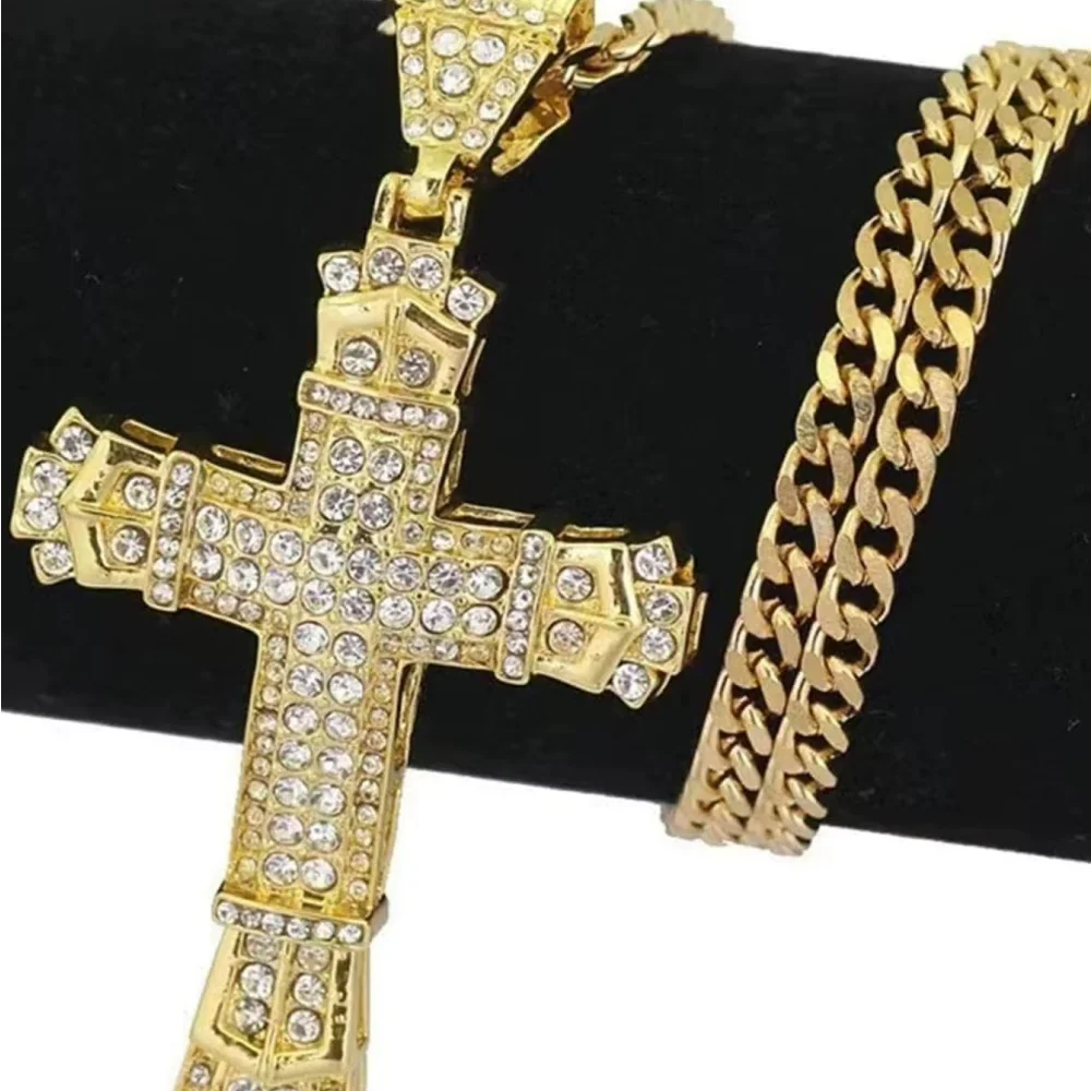 Rhinestone Cross Pendant Necklace – Unisex