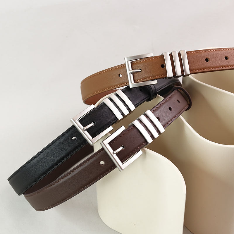 Women's genuine leather belt detail