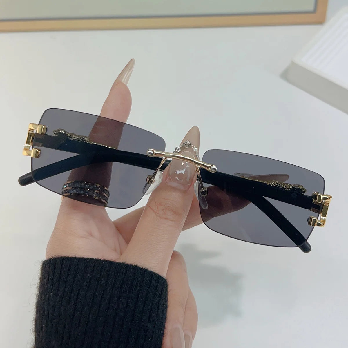 Frameless Rectangle Sunglasses – Unisex Mirror Lens