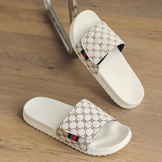 Lightweight Fashion Slippers – Breathable Indoor & Outdoor Slides