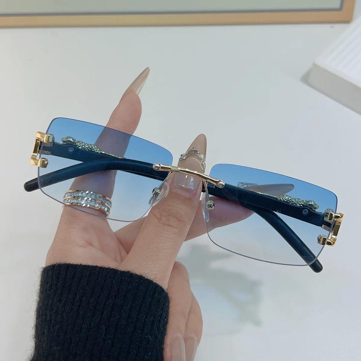 Frameless Rectangle Sunglasses – Unisex Mirror Lens