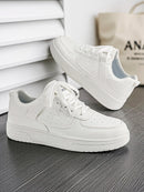 Fashionable sports shoes