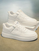 Fashionable sports shoes