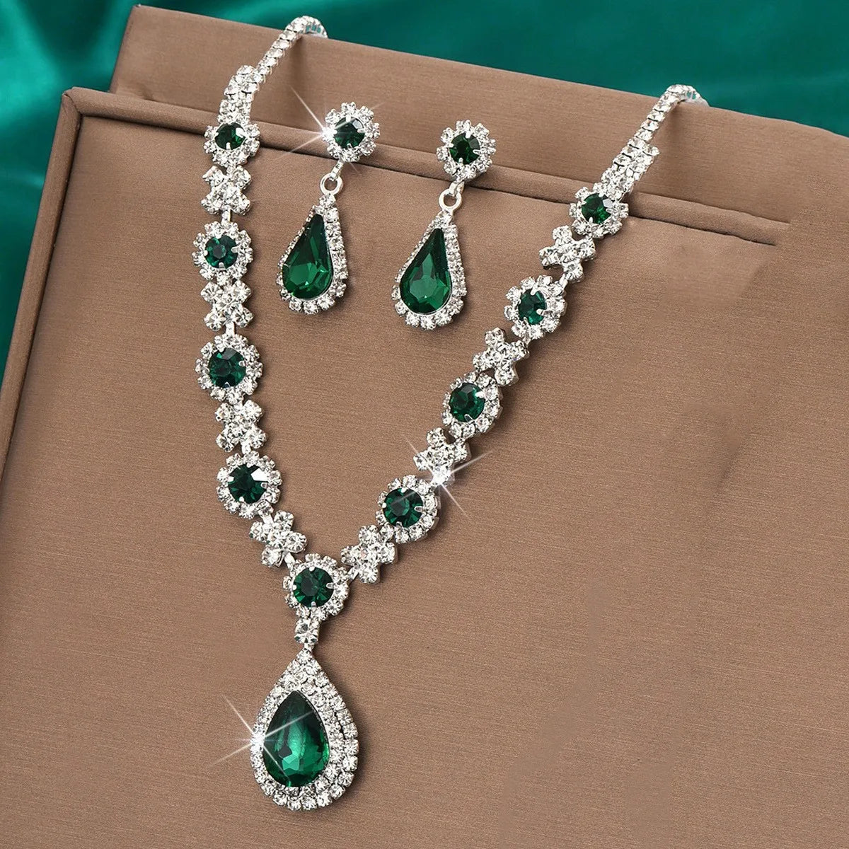 Women's 3-Piece Crystal Droplet Necklace & Earrings Set – Elegant Wedding Jewelry