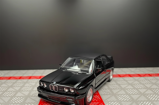 BMW M3 E30 — Black
